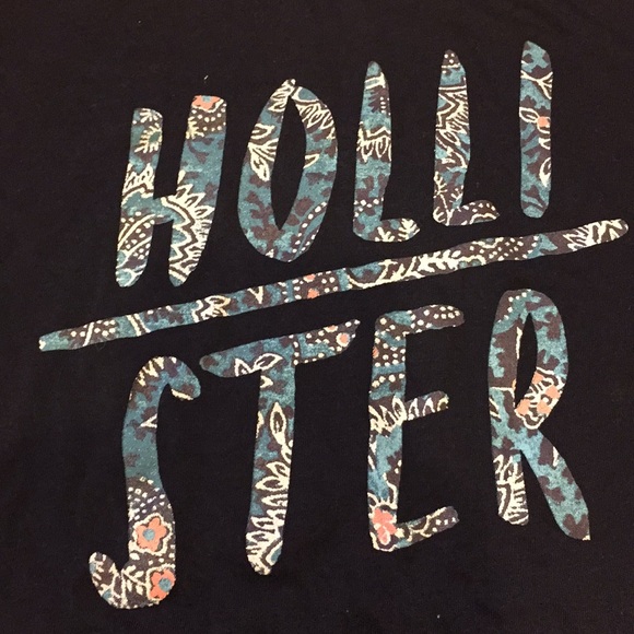 Size small Hollister shirt - Picture 2 of 5
